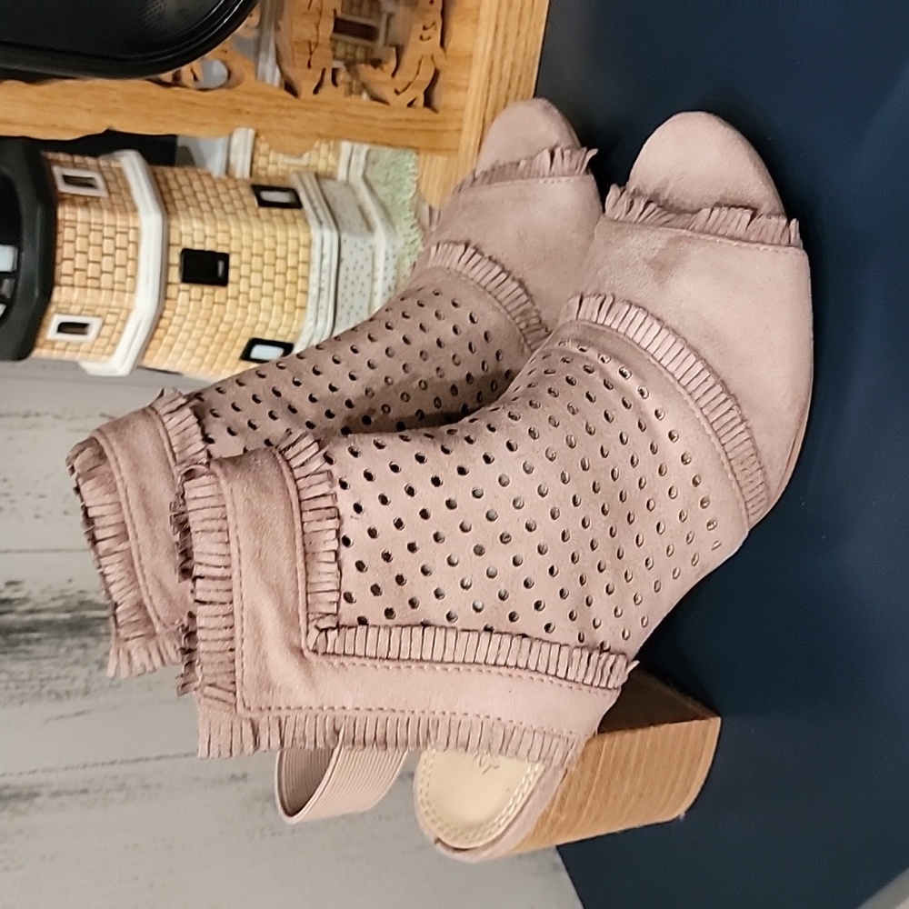 G.C. Shoes - Picture 3 of 7